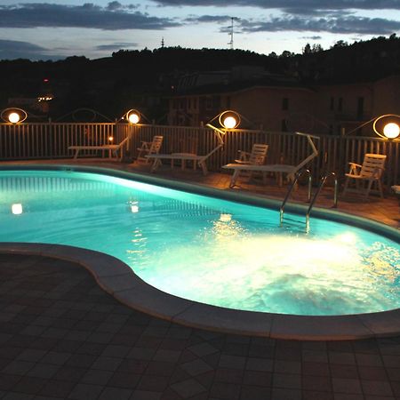Hotel Sporting Tabiano Terme Екстер'єр фото