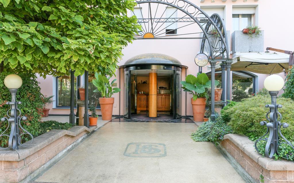Hotel Sporting Tabiano Terme Екстер'єр фото